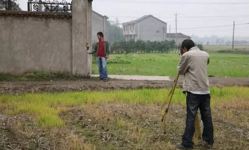 圖1常規全站儀權籍測繪 圖1常規全站儀權籍測繪
